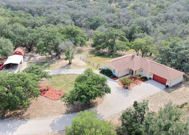 Property at 421 Ringaskiddy Cir, Floresville, TX 78114, 3 beds, 2 baths