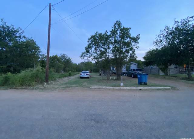 Property at 415 Kinsel, Dilley, TX 78071