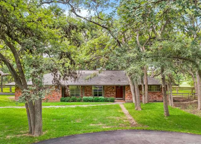 Property at 678 Rosewood, Boerne, TX 78006, 3 beds, 2 baths