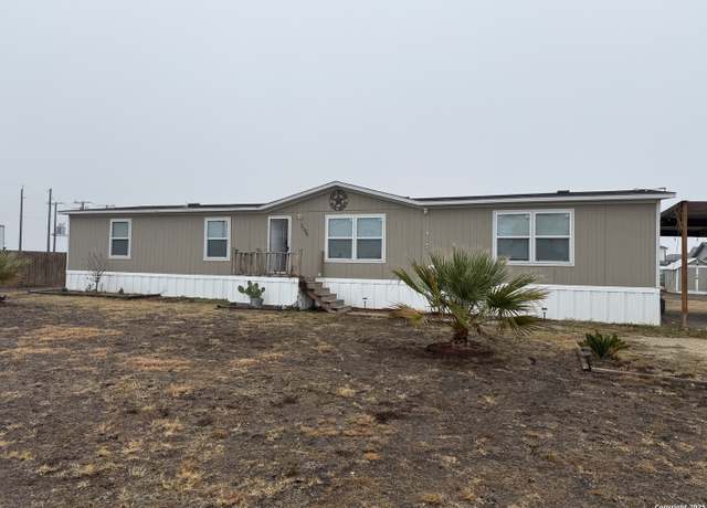 Property at 3196 N Graytown Rd, Converse, TX 78109, 4 beds, 2 baths
