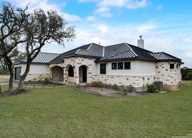 Property at 40 Greco Bnd, Boerne, TX 78006-7734, 4 beds, 3.5 baths