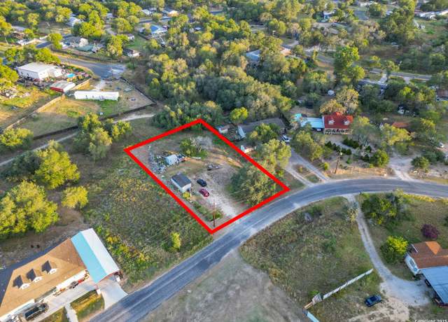Property at 23027 White Hickory, Elmendorf, TX 78112, 1 bed, 1 bath