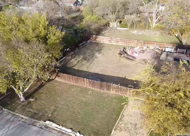 Property at 355 S Plum Ave, New Braunfels, TX 78130