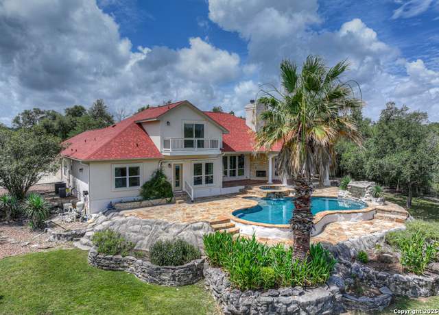 Property at 293 Turkey Cv, New Braunfels, TX 78132, 3 beds, 3.5 baths