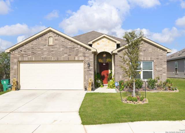 Property at 3424 Sky Pl, Seguin, TX 78155, 4 beds, 2 baths