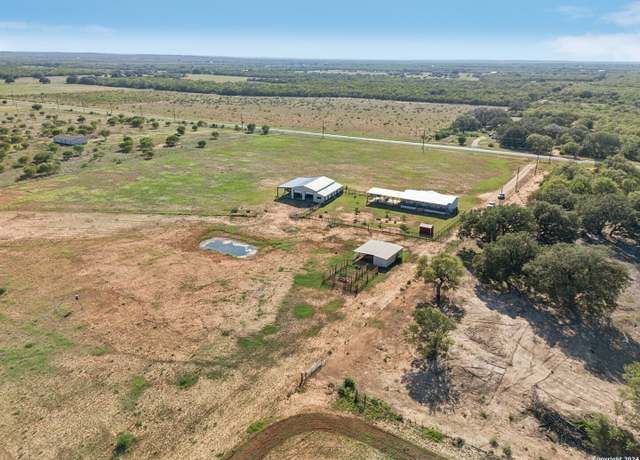 Property at 9009 FM 462, Hondo, TX 78861-5563, 3 beds, 2 baths