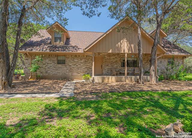 Property at 750 Forest Trl, New Braunfels, TX 78132, 4 beds, 3 baths