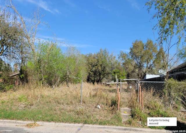 Property at 806 W Walton, Beeville, TX 78102