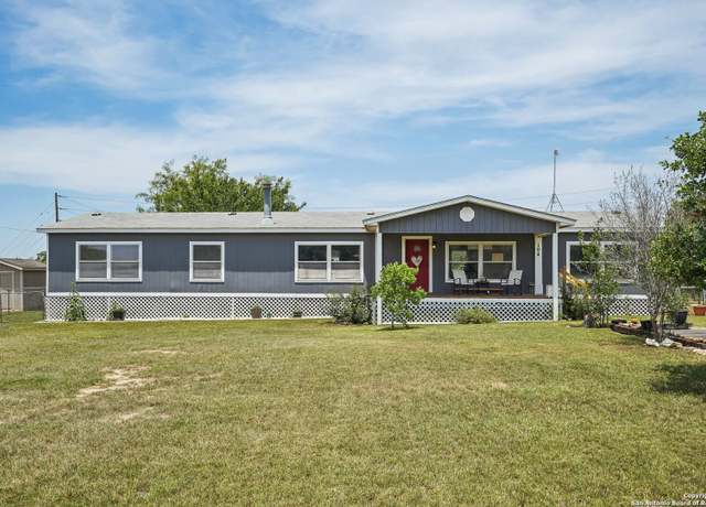 Property at 104 Bossier, Poth, TX 78147, 4 beds, 2 baths