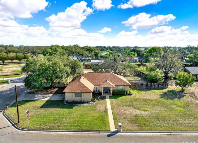 Property at 1314 Acorn, Hondo, TX 78861, 3 beds, 2 baths