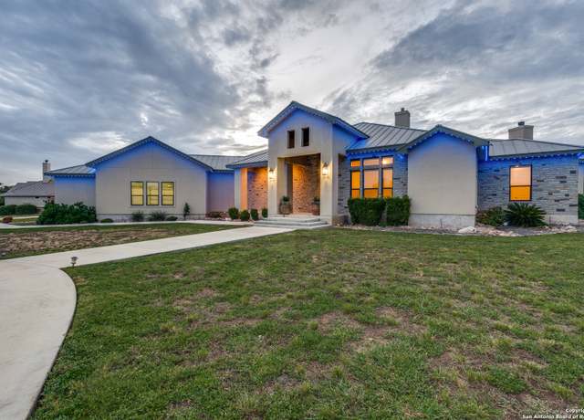 Property at 140 Entre Rios, New Braunfels, TX 78132, 3 beds, 3.5 baths