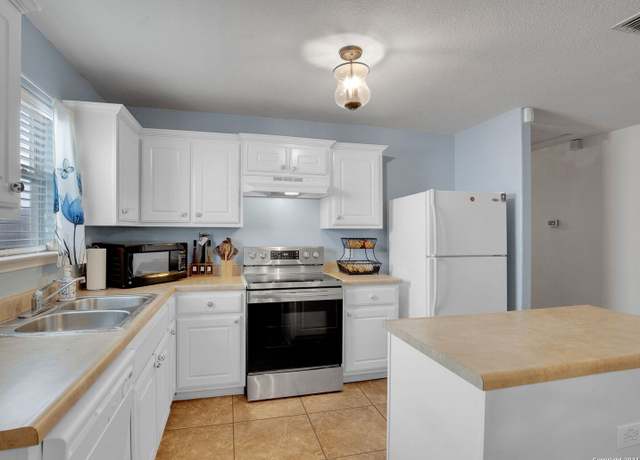 Property at 11122 Indian Cyn, San Antonio, TX 78252-2782, 3 beds, 2 baths