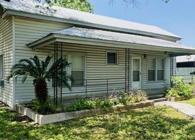 Property at 000 Fannin St, Uvalde, TX 78801, 3 beds, 2 baths