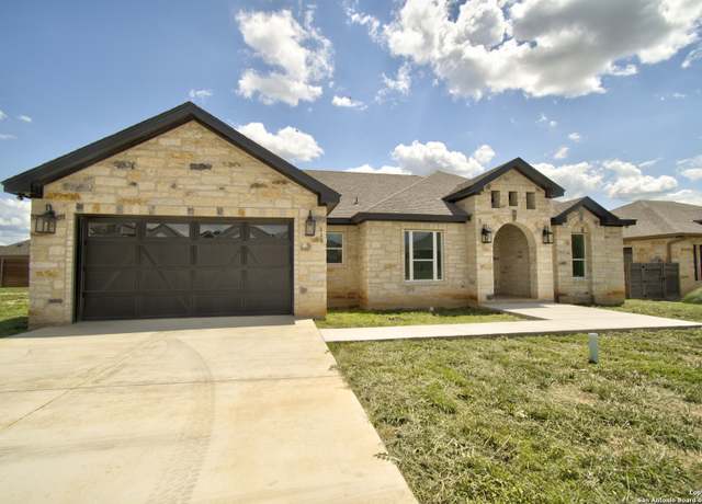 Property at 115 Madrona, Fredericksburg, TX 78624, 4 beds, 3 baths