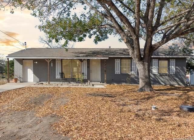 Property at 1315 Houston, Castroville, TX 78009, 3 beds, 2 baths