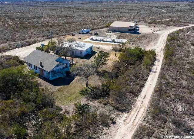 Property at 100 Hillcrest, Del Rio, TX 78840, 3 beds, 3 baths