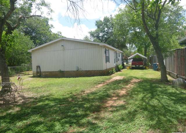Property at 1121 Plum, Floresville, TX 78114, 3 beds, 2 baths