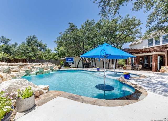 Property at 9010 Woodland Trce, Boerne, TX 78006, 5 beds, 3.5 baths