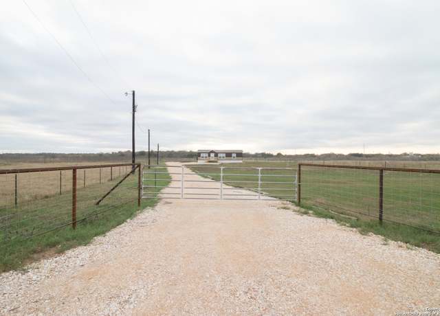 Property at 254 County Road 406, Floresville, TX 78114, 3 beds, 2 baths