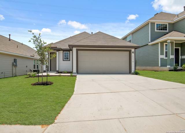Property at 8830 Black Oak Dr, Elmendorf, TX 78112, 3 beds, 2 baths