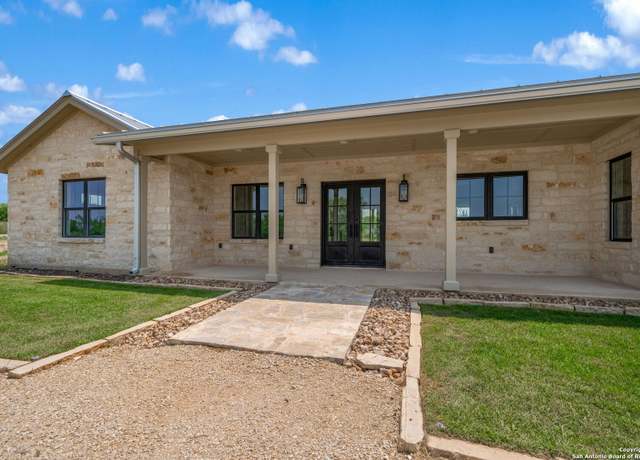 Property at 1216 County Road 424, Hondo, TX 78861, 3 beds, 3.5 baths