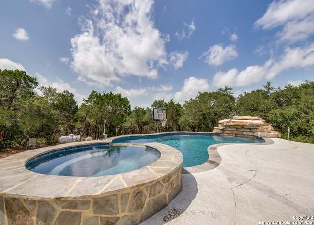 Property at 318 Private Road 1712, Mico, TX 78056, 4 beds, 3.5 baths