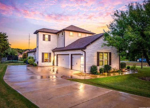 Property at 2610 Lions Den, New Braunfels, TX 78132, 4 beds, 3.5 baths