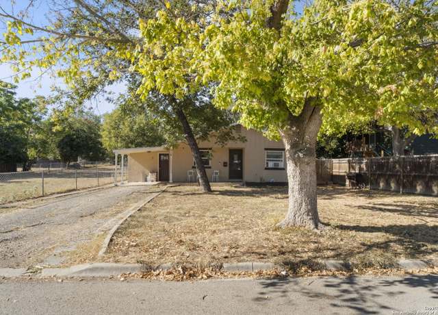 Property at 916 Ford St, Kerrville, TX 78028-3615, 3 beds, 2 baths