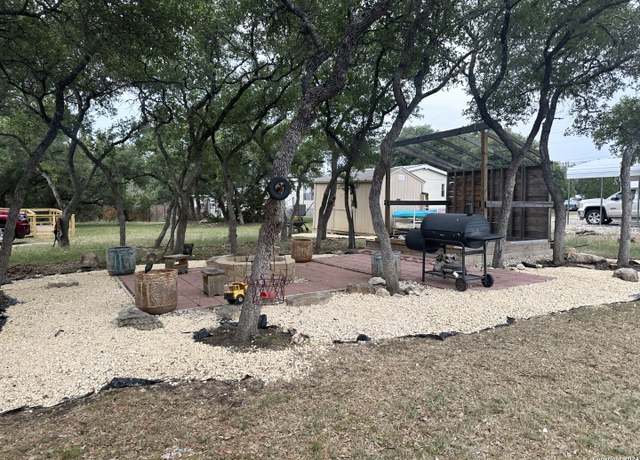 Property at 658 Private Road 1509, Bandera, TX 78003-4615, 3 beds, 2 baths