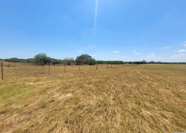 Property at LOT 7 OF 7 Bar R Ln, Floresville, TX 78114-5049