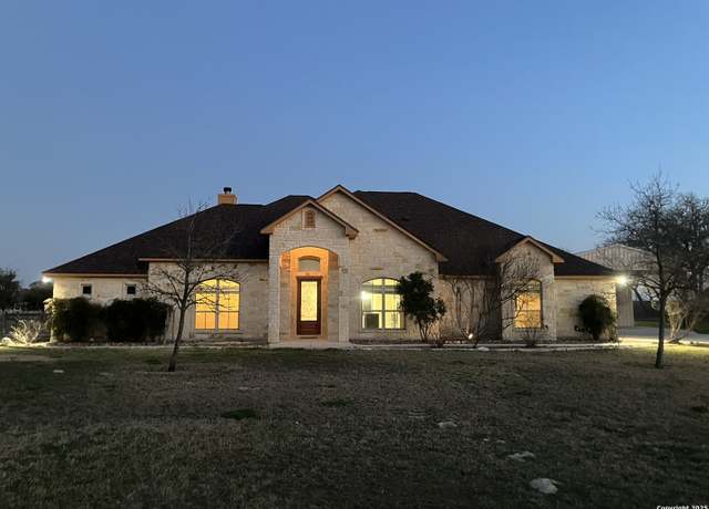 Property at 129 S Abrego Xing, Floresville, TX 78114, 4 beds, 2.5 baths