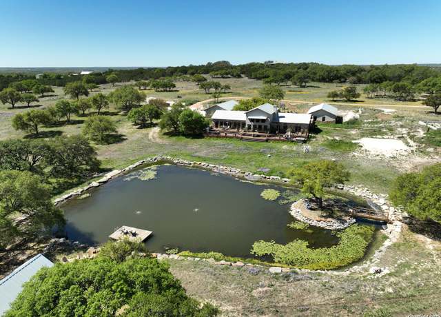 Property at 163 Northridge Dr, Mountain Hom, TX 78058, 2 beds, 2.5 baths