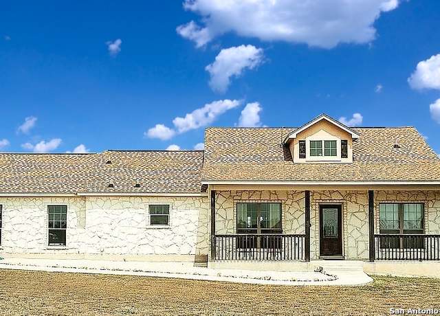 Property at 911 County Road 367, Hondo, TX 78861, 3 beds, 2 baths