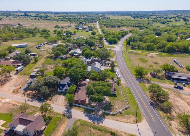 Property at 3525 Fm 1346, La Vernia, TX 78121, 4 beds, 3 baths