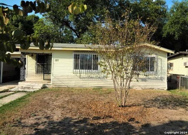 Property at 527 Pletz Dr, San Antonio, TX 78226-1215, 3 beds, 1 bath