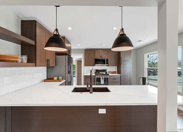 Property at 594 E South St, New Braunfels, TX 78130-4256, 3 beds, 2 baths