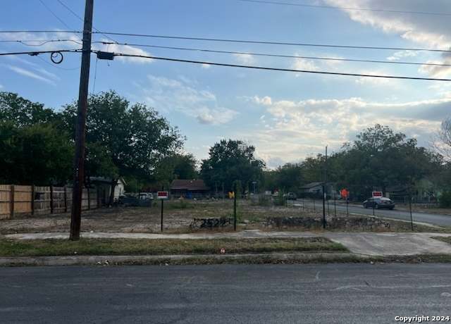 Property at 2522 Tampico St, San Antonio, TX 78207