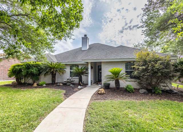 Property at 633 Sunrise Ave, Uvalde, TX 78801, 3 beds, 2 baths