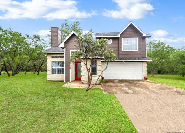Property at 148 Rogues, Seguin, TX 78155, 3 beds, 2.5 baths