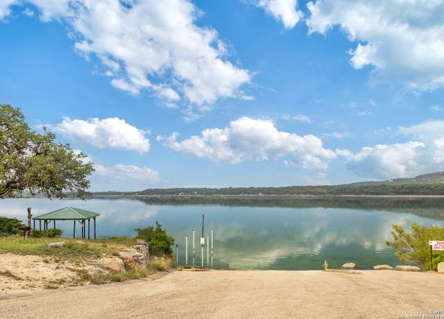 Property at 696 Pr 1512, Bandera, TX 78003, 3 beds, 1 bath