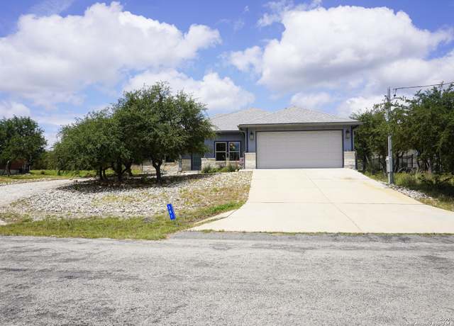 Property at 381 Monarch, Canyon Lake, TX 78133, 3 beds, 2 baths