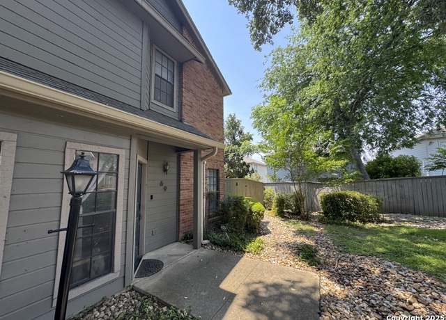 Property at 69 Chapel Hill Cir #69, San Antonio, TX 78240, 2 beds, 2.5 baths
