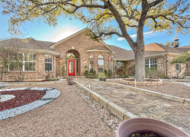 Property at 150 Summer Gln, New Braunfels, TX 78132, 3 beds, 2.5 baths