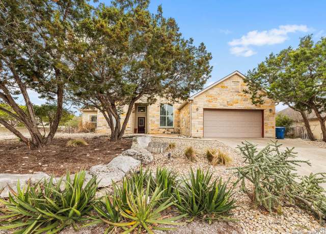 Property at 2025 Crown Vw, Kerrville, TX 78028, 3 beds, 2 baths