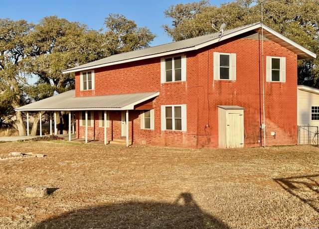 Property at 500 Bluntzer Rd, Jourdanton, TX 78026, 3 beds, 2.5 baths