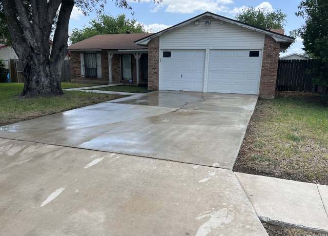 Property at 5806 Tree Vw, San Antonio, TX 78220, 3 beds, 2 baths