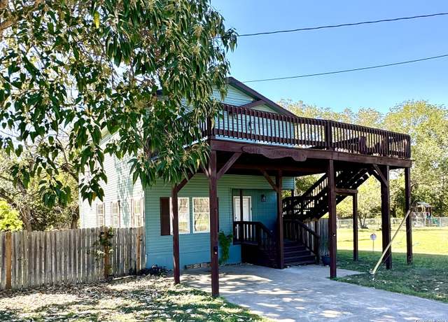 Property at 616 Ridgeroad Dr, New Braunfels, TX 78130, 3 beds, 2.5 baths
