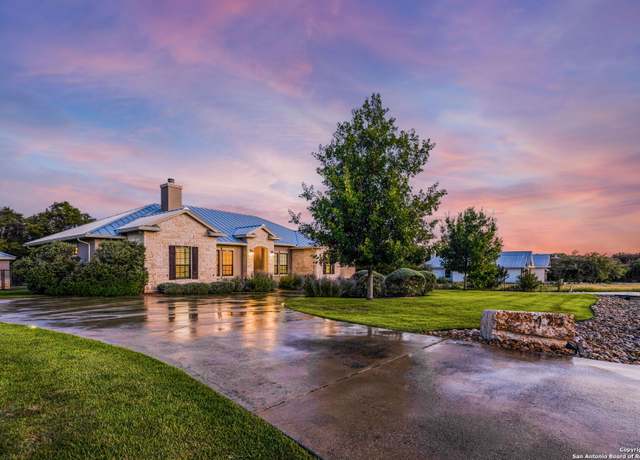 Property at 423 Copper Trce, New Braunfels, TX 78132, 4 beds, 3 baths