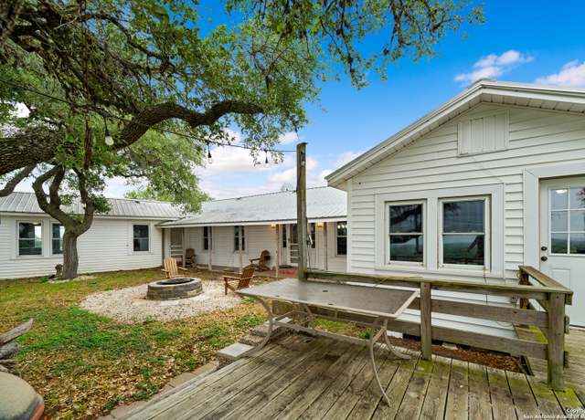 Property at 10801 County Road 116, Kenedy, TX 78119, 3 beds, 1 bath