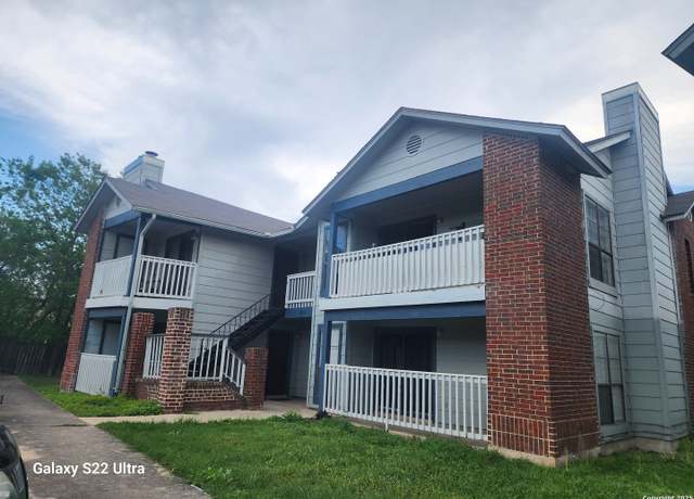 Property at 812 Station St, Converse, TX 78109-1328, 8 beds, 6 baths